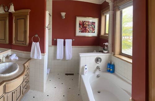 Central Saanich Other | Country Classic
