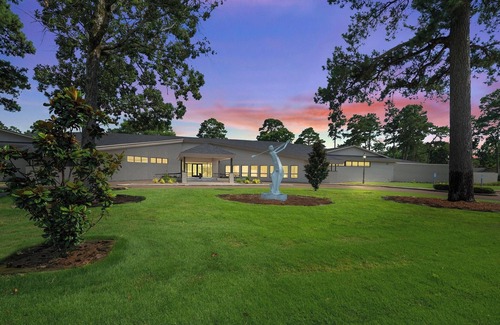 Crown Colony Villa | Country Club Access /with discount Golf when you stay.