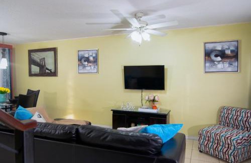 Portmore House | Country Club Comfort