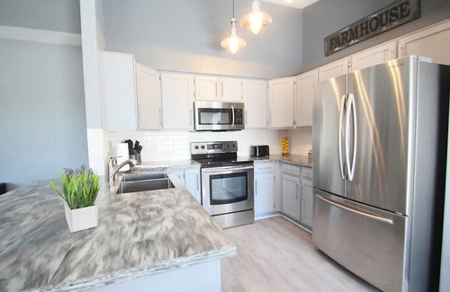 Walnut Meadows Condo | Country Club Condo - King Bed - Coffee Bar - Fireplace