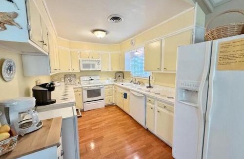 Country Club Estates House | Country club drive 333