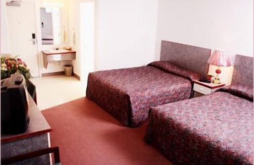Lacombe Hotel | Country Club Inn