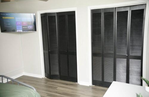 Winston - Salem Apartment | Country Club's Cozy 2-bedroom!