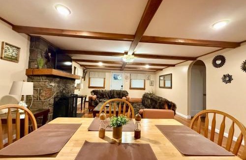 Montague House | Country Comfort Cabin Delaware River Islands