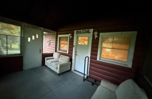 Montague House | Country Comfort Cabin Delaware River Islands