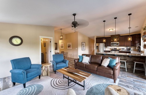 Grants Pass House | Country Comfort with Modern Conveniences