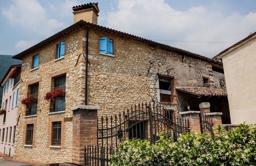 Borso del Grappa Bed & Breakfast | COUNTRY COSTS CLUB - roses room