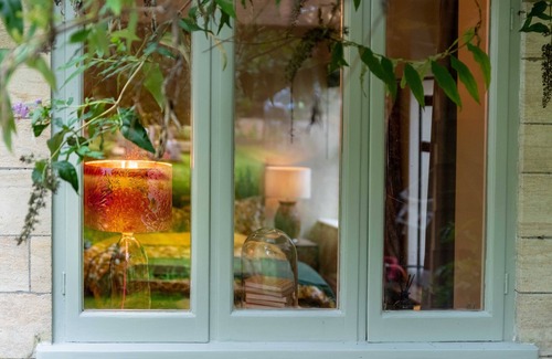 Bradford-on-Avon House | Country Cottage Fireplace Parking Sleeps 7 Nr Bath set in a Country House Estate