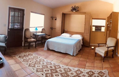 Lake Wales Cottage | Country Cottage at Starr Lake - Sleeps 4