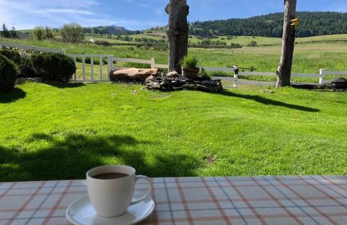 Vernon Bed & Breakfast | Country Cottage B&B