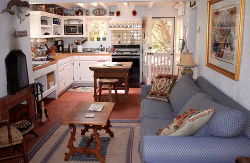 Tesuque House | Country Cottage - Beautiful Two Bedroom House on Tesuque Estate