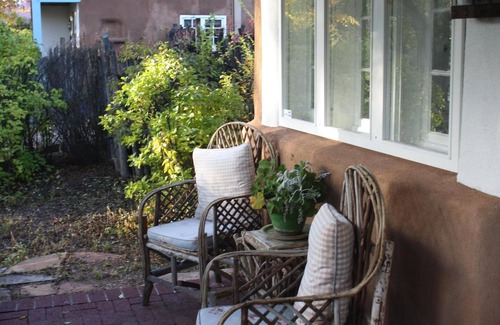 Tesuque House | Country Cottage - Beautiful Two Bedroom House on Tesuque Estate