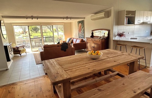 Molong House | Country Cottage Farm Stay