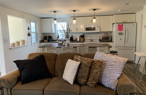 Newbury Cottage | Country Cottage Farm Stay at Stoneycreek Acres