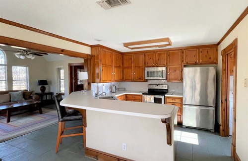 Terrell Cottage | Country Cottage Getaway, Close to Wedding Venues