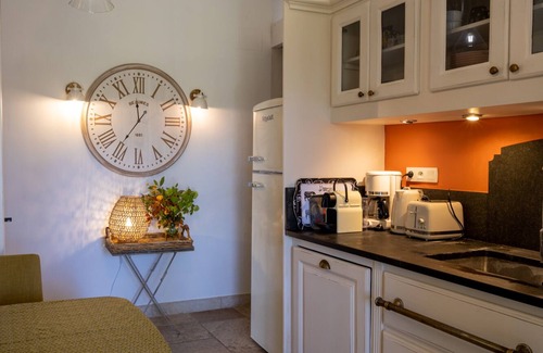 Lagnes Cottage | Country Cottage/Gite - LAGNES- ISLE-SUR-LA-SORGUE