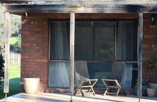 Edi House | Country Cottage in Edi