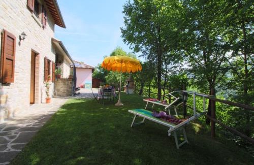Apecchio House | Country Cottage in Marche with Swimming Pool
