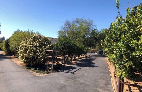 Ojai Cottage | Country cottage just outside Ojai and close to nearby hiking trails