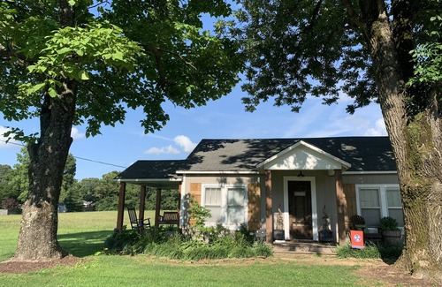 Martin Cottage | Country cottage on 3 acres right outside of town close to UTM