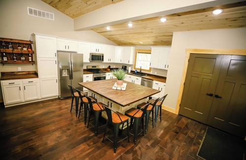 Springfield Cabin | Country Cottage on the Bourbon Trail, near Bardstown, Peaceful, Family, Couples