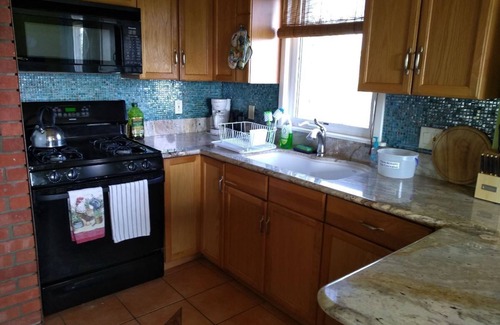 Fallbrook Cottage | Country Cottage with hilltop views - Families and Pets welcome!