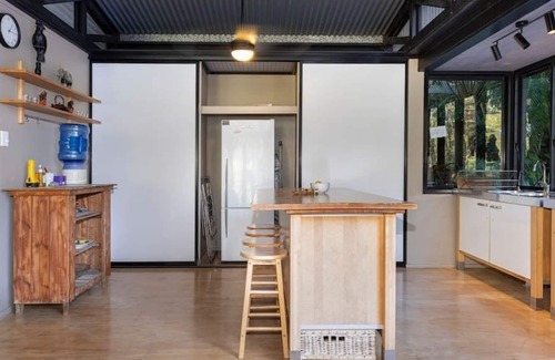Cooroy House | Country Creek Retreat