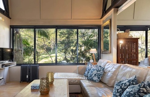 Cooroy House | Country Creek Retreat