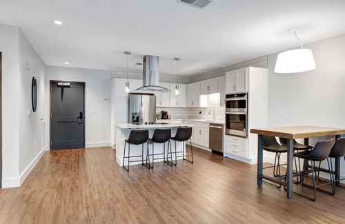Donelson Apartment | Country Crooners 1 Bedroom Apartment