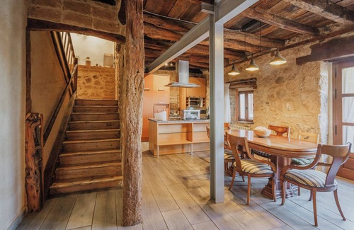 Mambrilla de Castrejon House | Country House 'La Mambla De La Ribera' with Mountain View, Private Garden and Wi-Fi