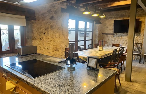 Mambrilla de Castrejon House | Country House 'La Mambla De La Ribera 2' with Mountain View, Shared Garden and Wi-Fi