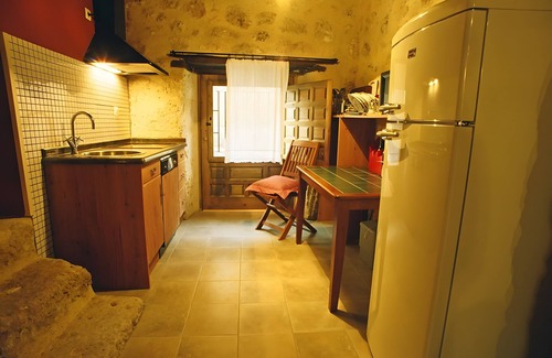 Mambrilla de Castrejon House | Country House 'Reoyo 2' with Shared Garden and Wi-Fi