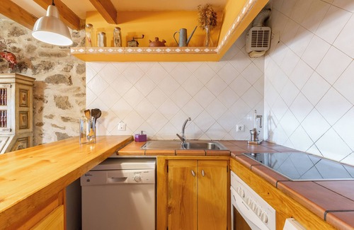Navarredonda de Gredos House | Country House 'Casa Del Tio Primitivo' with Mountain View, Private Terrace and Wi-Fi