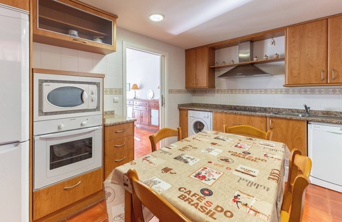 Navarredonda de Gredos House | Country House 'El Arroyuelo I' with Private Terrace and Wi-Fi