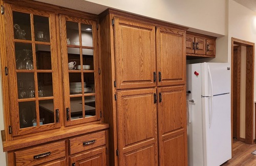 Hutchinson House | Country Escape 2BR, 2Ba, Lg Living, FireplacesnCrow River Winery Wedding Guests