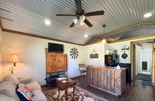 McLennan County Cabin | Country Escape - Live to be Wild