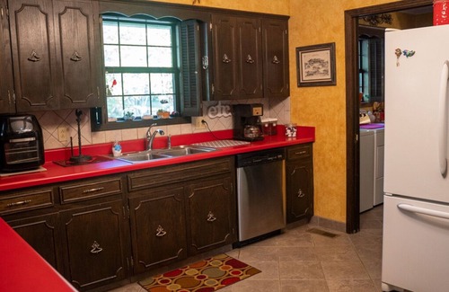 Corinth House | COUNTRY ESCAPE! Minutes from Pickwick Lake and Downtown Corinth!