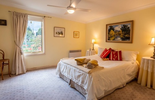 Mount Best House | Country Escape with Stunning Views