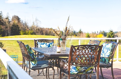 Port Angeles House | Country Estate-Magical Sunsets-Pet Friendly
