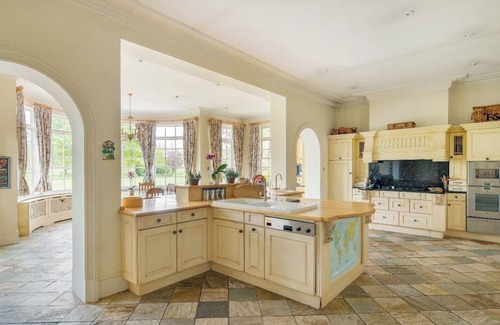 George Green House | Country Estate Property Near Windsor Castle-Former Home of Geri Halliwell