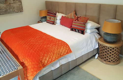 Drakenstein House | Country family House with big pool, Spa- & beauty treatments in Winelands