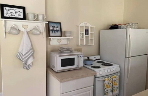 Williamsburg County Other | Country farm cottage