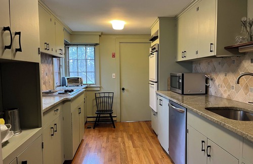 West Tisbury House | Country Farmhouse, Old Vineyard, Central AC, 2 King beds.
