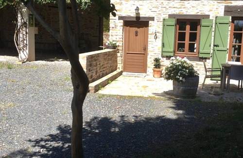 Pays de Saint-Yrieix House | Country house with garden and terrace. Single-storey house.