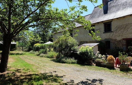 Saint-Brieuc-des-Iffs House | Country gîte in the heart of an old farmhouse