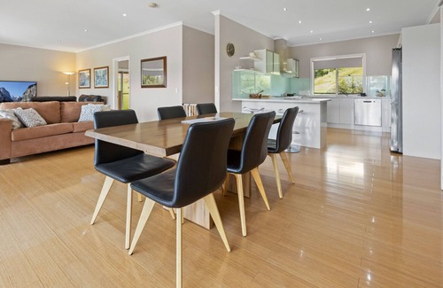 Metung House | Country Garden - Relax and Unwind in Metung
