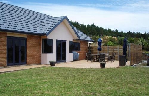 Wellsford House | Country Getaway House