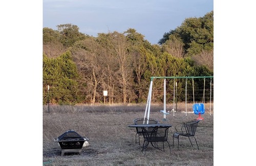 Valley Mills House | Country Getaway