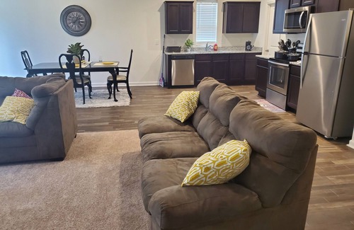 Zebulon House | Country getaway with Urban Amenities
