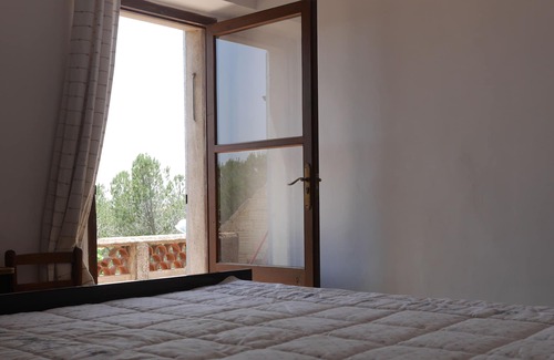 Sant Climent Sescebes House | Country house between sea and mountains